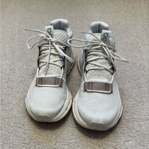 Women’s On Cloud Nova Running Sneakers - white/tan size 8.